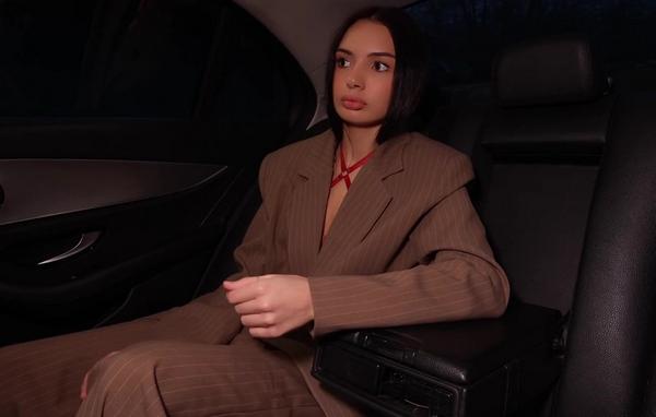 Наглый таксист завез клиентку в темный проулок и предложил секс