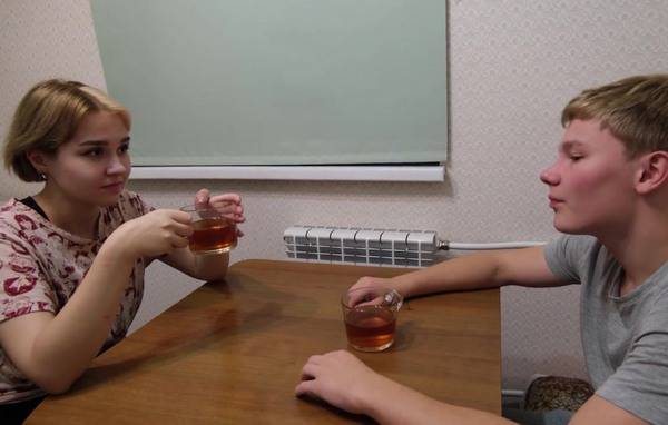 Я только соль попросить, а соседка уже не против и поебаться в первый час знакомства