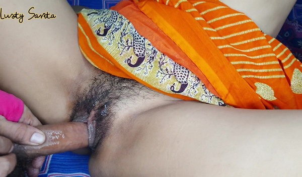 Секс на пол шишечки крупным планом с волосатой киской худенькой жены