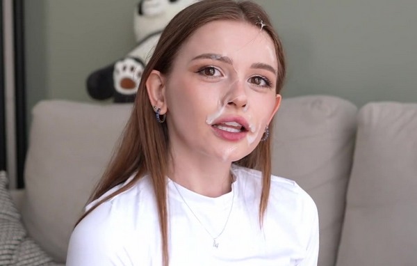 Теперь понимаю почему у неё такая няшная кожа лица, она сперму втирает в морду каждый раз